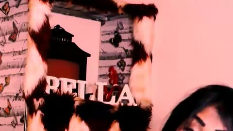 Snapshot of indian_dreamgirl chatting on 03/29/26, 03:45 Bella Ambrosia online show from 03/29/26, 03:45