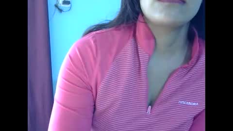 Snapshot of indiananu23 chatting on 11/18/25, 09:25 indiananu23 online show from 11/18/25, 09:25