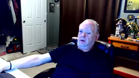 Snapshot of indianapapa chatting on 11/24/25, 03:39 Papa online show from 11/24/25, 03:39