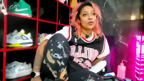 Snapshot of indianbeauty27_ chatting on 05/15/26, 05:47 Nikki online show from 05/15/26, 05:47
