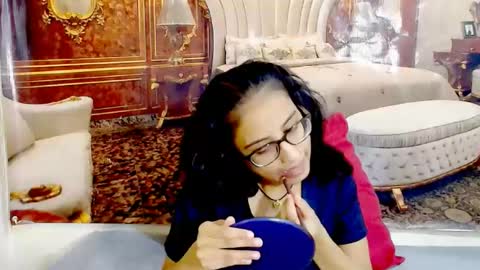 Snapshot of indianbootylicious1 chatting on 06/25/26, 05:45 nala online show from 06/25/26, 05:45