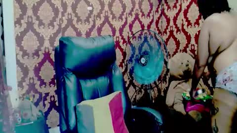 Snapshot of indiancatz2 chatting on 04/03/26, 04:27 anusha online show from 04/03/26, 04:27