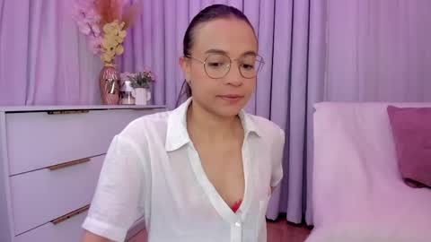 Snapshot of indiancutie_ chatting on 04/17/26, 01:14 MIA online show from 04/17/26, 01:14