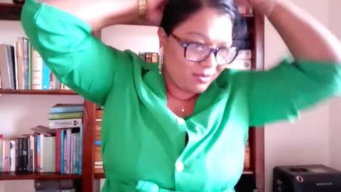 indiandelia online show from 09/09/25, 02:16