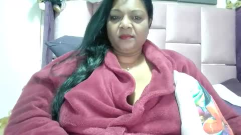 Snapshot of indiandelia chatting on 10/22/25, 03:07 indiandelia online show from 10/22/25, 03:07