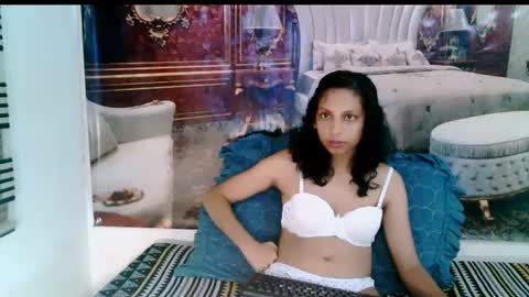 Snapshot of indiandior69 chatting on 01/18/25, 10:17 Jade online show from 01/18/25, 10:17