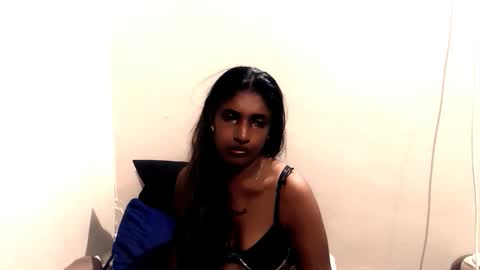 indianhoneyx online show from 04/18/26, 06:01