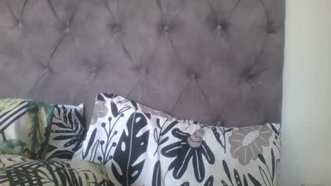 priya online show from 02/14/25, 07:38