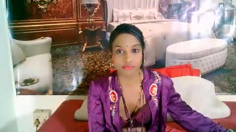 Leah online show from 10/08/25, 06:05