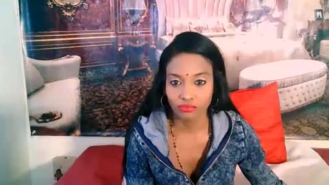 Leah online show from 10/13/25, 06:46