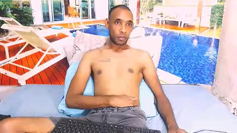 Snapshot of indianmagicmike69 chatting on 03/15/26, 05:30 indianmagicmike69 online show from 03/15/26, 05:30