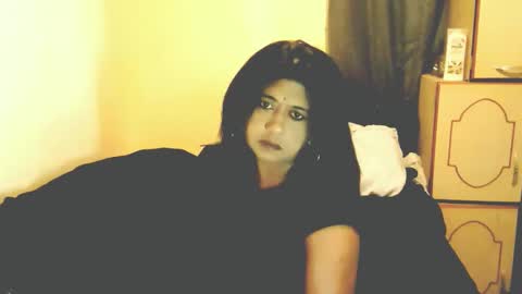 Snapshot of indianpleasures21 chatting on 04/07/26, 02:28 indianpleasures21 online show from 04/07/26, 02:28