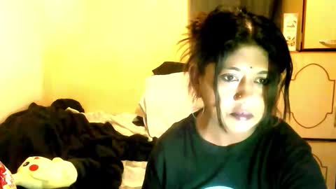 Snapshot of indianpleasures21 chatting on 04/21/26, 01:42 indianpleasures21 online show from 04/21/26, 01:42