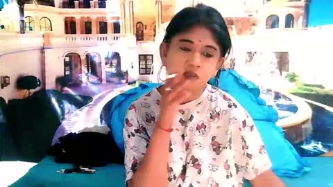 Mika online show from 12/18/25, 04:40