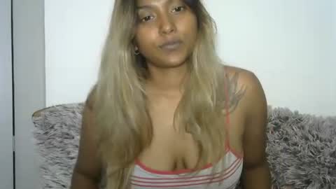 indianqtpie6 online show from 09/28/25, 06:13