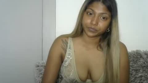 indianqtpie6 online show from 11/03/25, 06:09