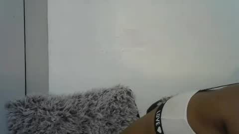 indianqtpie6 online show from 11/17/25, 06:24