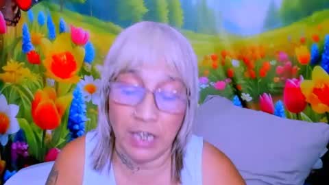 Snapshot of indianroxy27 chatting on 06/23/26, 06:17 indianroxy27 online show from 06/23/26, 06:17