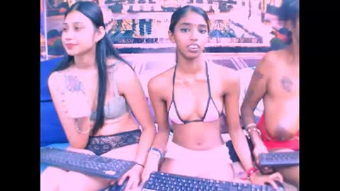 indiansexyslender4u2luv online show from 03/03/25, 09:11