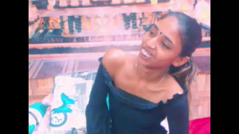 indiansexyslender4u2luv online show from 10/17/25, 07:55