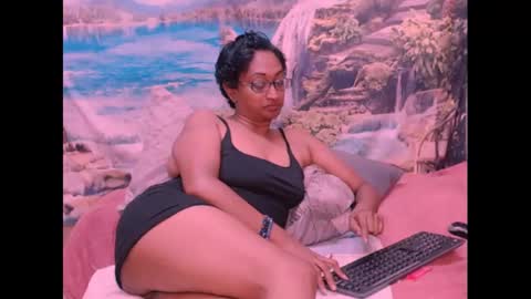 Shreya online show from 01/28/25, 12:47