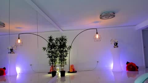 Hellen online show from 01/08/25, 01:41