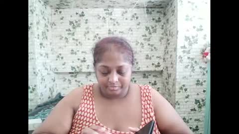 Snapshot of indiantasha chatting on 12/21/24, 11:33 indiantasha online show from 12/21/24, 11:33