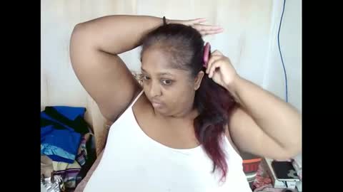 Snapshot of indiantasha chatting on 01/12/25, 05:54 indiantasha online show from 01/12/25, 05:54