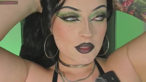 Snapshot of indie_78 chatting on 01/15/26, 05:05 Hey Im Indie follow me on my instagram online show from 01/15/26, 05:05