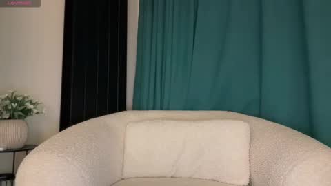 Indika Flower online show from 09/24/25, 08:34