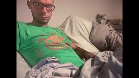 Snapshot of indiscriminator chatting on 12/03/24, 04:25 just1dude online show from 12/03/24, 04:25