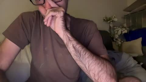 Snapshot of indiscriminator chatting on 12/09/24, 04:01 just1dude online show from 12/09/24, 04:01