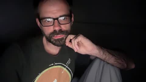 Snapshot of indiscriminator chatting on 09/16/25, 04:35 just1dude online show from 09/16/25, 04:35