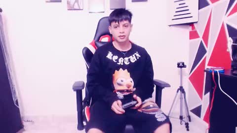 Snapshot of indomitablebeast chatting on 09/23/25, 10:13 matias online show from 09/23/25, 10:13