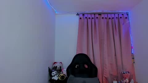 Snapshot of indra_cam chatting on 12/26/24, 10:26 Diana online show from 12/26/24, 10:26