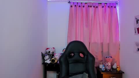 Snapshot of indra_cam chatting on 01/08/25, 11:21 Diana online show from 01/08/25, 11:21