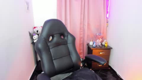 Snapshot of indra_cam chatting on 01/24/25, 09:06 Diana online show from 01/24/25, 09:06