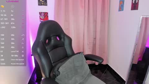 Snapshot of indra_cam chatting on 09/21/25, 03:08 Diana online show from 09/21/25, 03:08