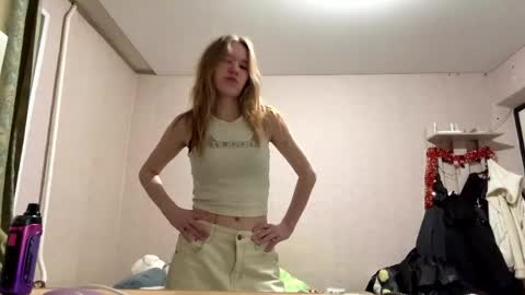 Sofia online show from 04/17/26, 03:48