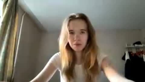 Sofia online show from 05/19/26, 01:17
