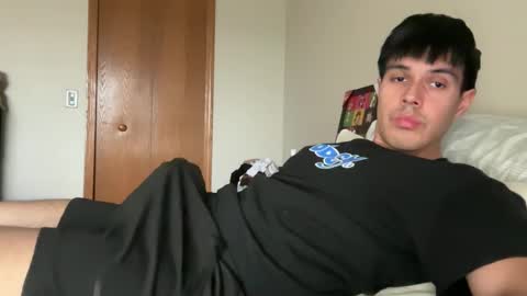 Snapshot of infamouslucas chatting on 01/01/25, 08:15 Lucas online show from 01/01/25, 08:15