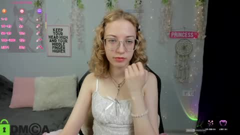 Snapshot of inferno_mia chatting on 04/01/26, 12:39 Mia online show from 04/01/26, 12:39