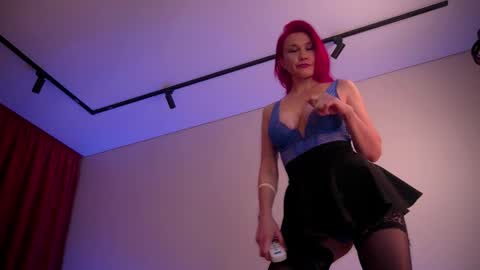 Snapshot of infinitespring chatting on 11/15/25, 06:44 Infinitespring online show from 11/15/25, 06:44