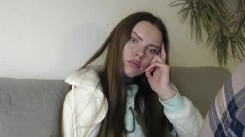 Snapshot of infinitiq45 chatting on 12/17/24, 07:48 Sweet girl online show from 12/17/24, 07:48