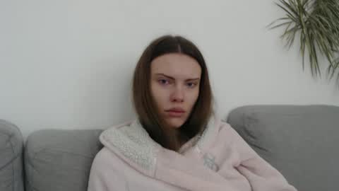 Snapshot of infinitiq45 chatting on 12/25/24, 12:05 Sweet girl online show from 12/25/24, 12:05