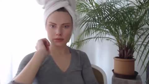 Snapshot of infinitiq45 chatting on 12/27/24, 02:22 Sweet girl online show from 12/27/24, 02:22