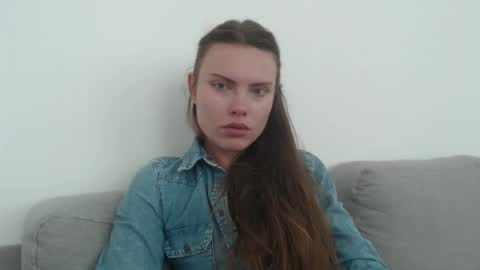 Snapshot of infinitiq45 chatting on 10/21/25, 11:00 Sweet girl online show from 10/21/25, 11:00