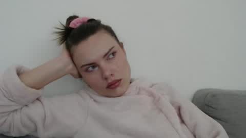 Snapshot of infinitiq45 chatting on 01/14/26, 11:16 Sweet girl online show from 01/14/26, 11:16