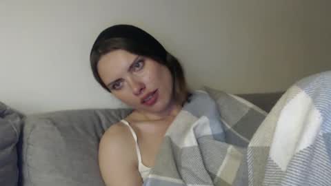 Snapshot of infinitiq45 chatting on 04/13/26, 08:47 Sweet girl online show from 04/13/26, 08:47