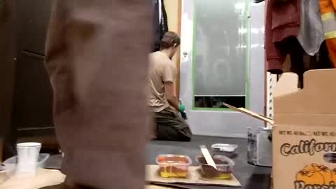 Snapshot of info_chat chatting on 12/14/25, 01:44 sir. Grummps online show from 12/14/25, 01:44